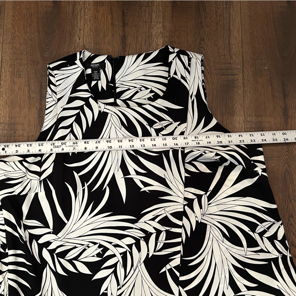 Alfani Woman Black and White Asymmetrical Leaf Print Women's Sleeveless Top 18W - Picture 9 of 10